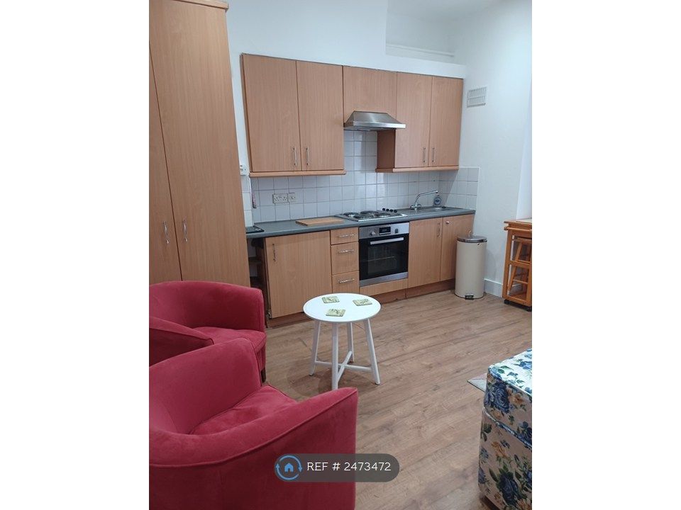 Property photo 1 of 13 Room 6 Bedsit