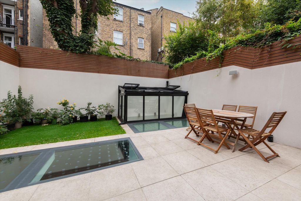 Property photo 2 of 22 Image