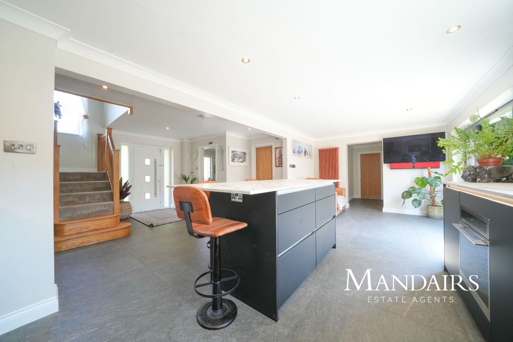Property photo 2 of 50