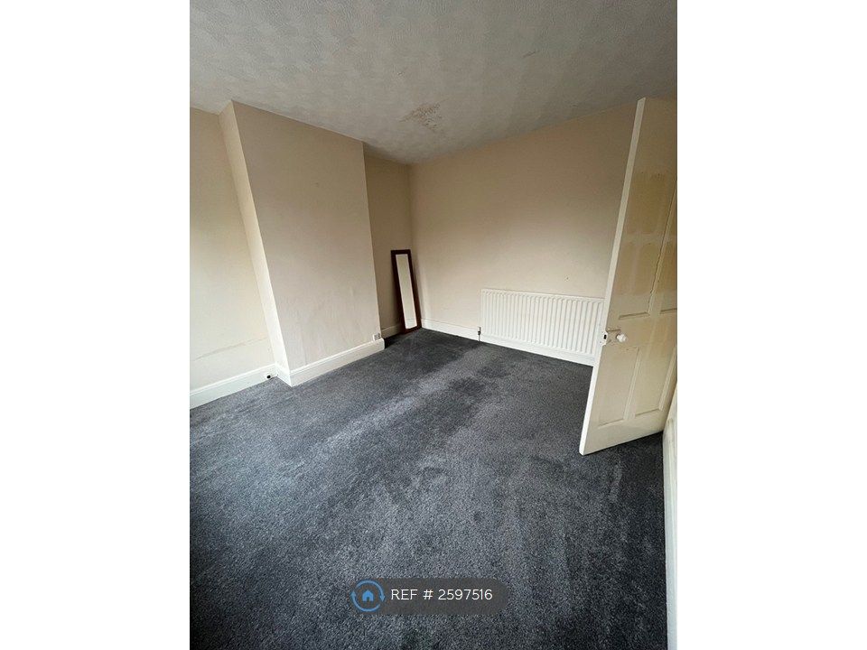 Property photo 3 of 15 1st Bedroom