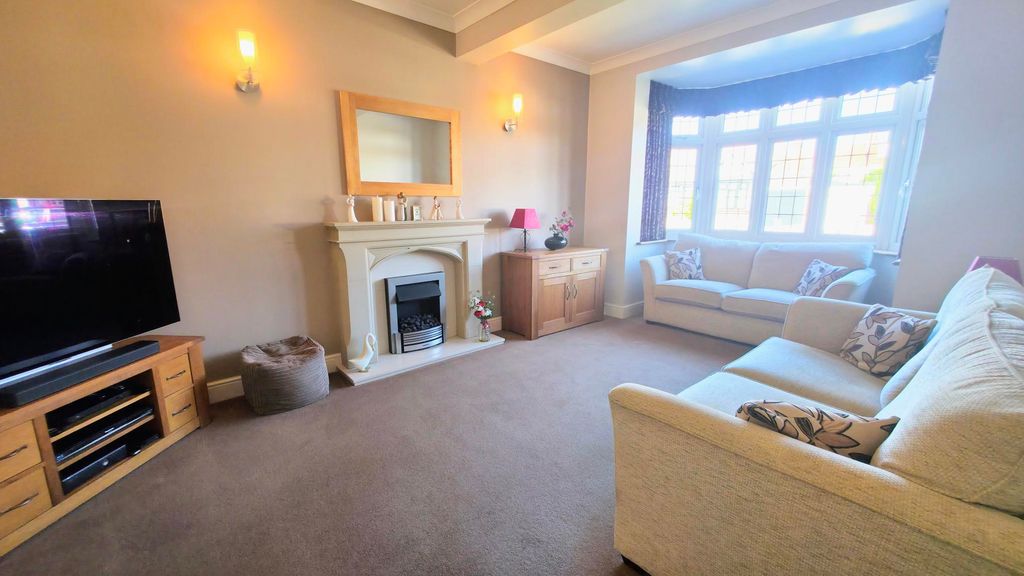 Property photo 2 of 37 Reception 1