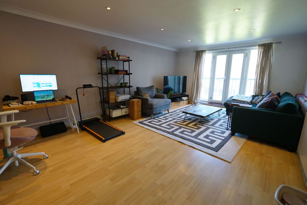 Property photo 3 of 8