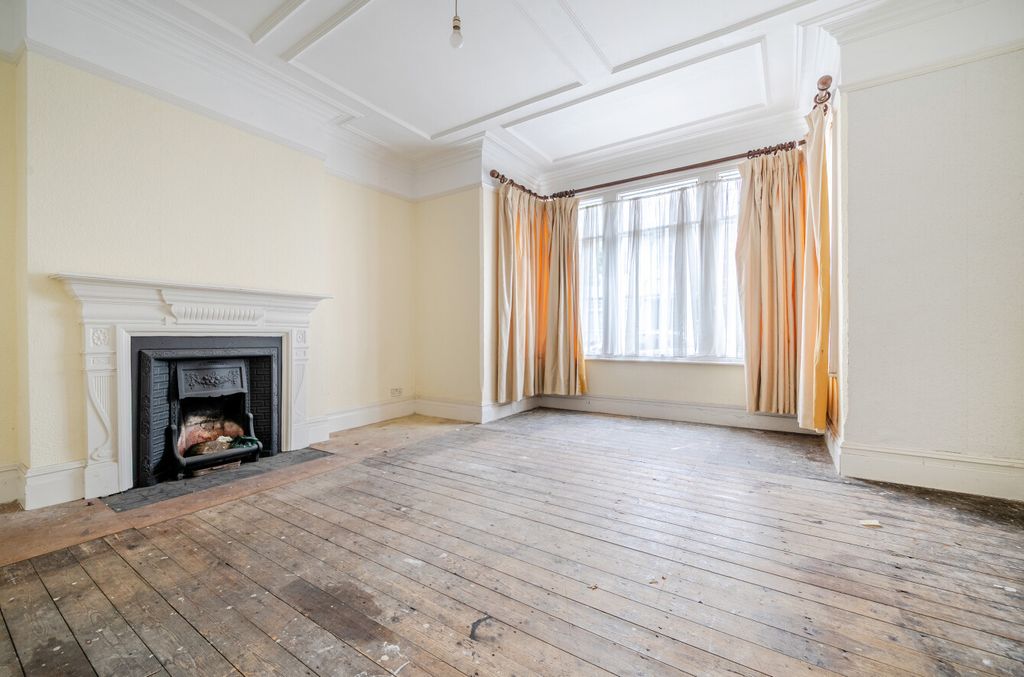 Property photo 2 of 16 1348555-22-68B839...