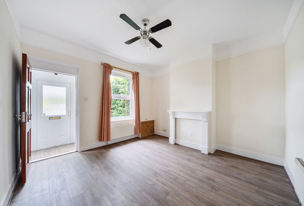 Property photo 1 of 9 1304536-5-6841932...