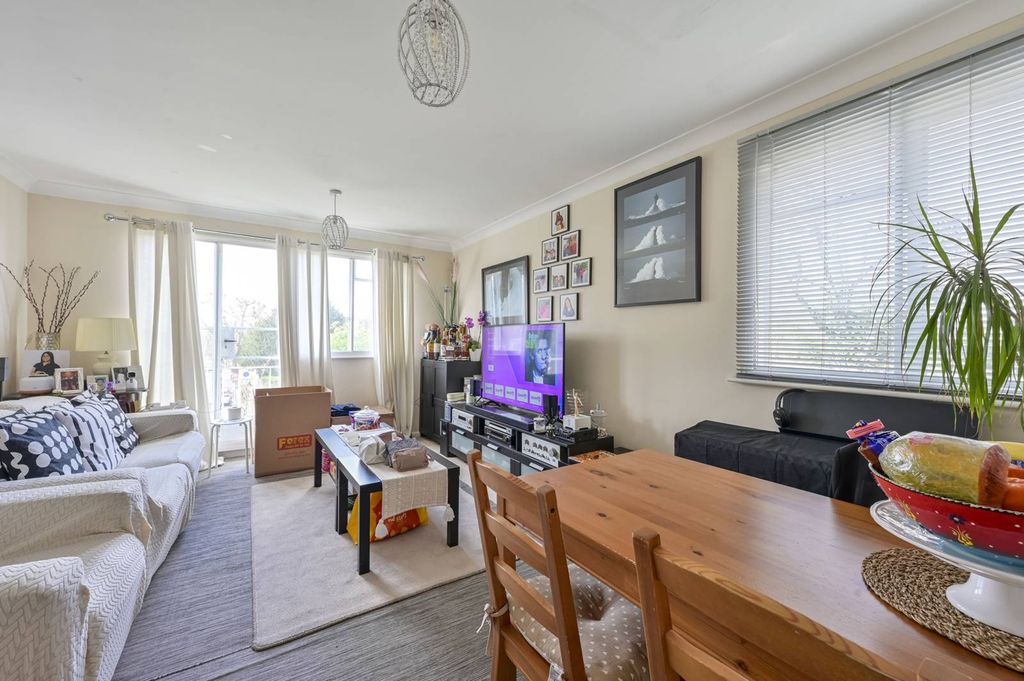 Property photo 2 of 7