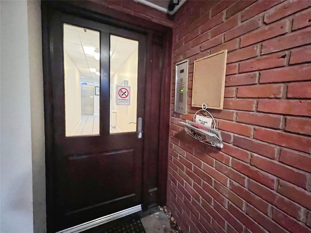 Property photo 3 of 14 Entrance