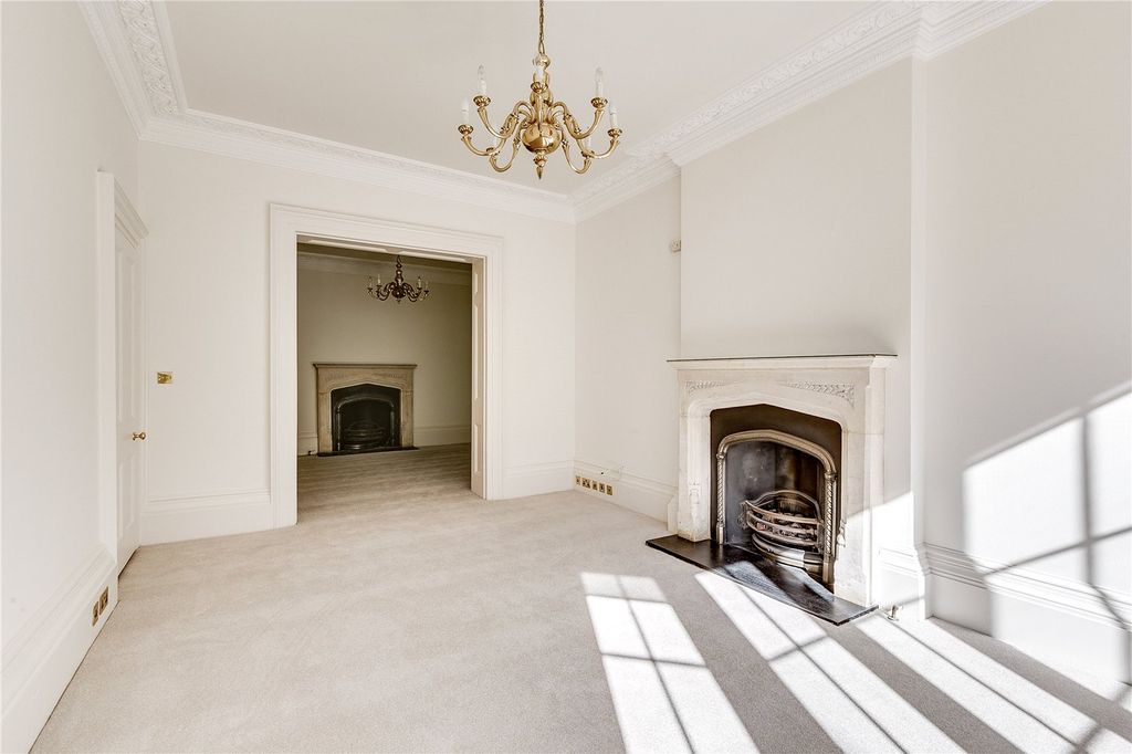 Property photo 3 of 23