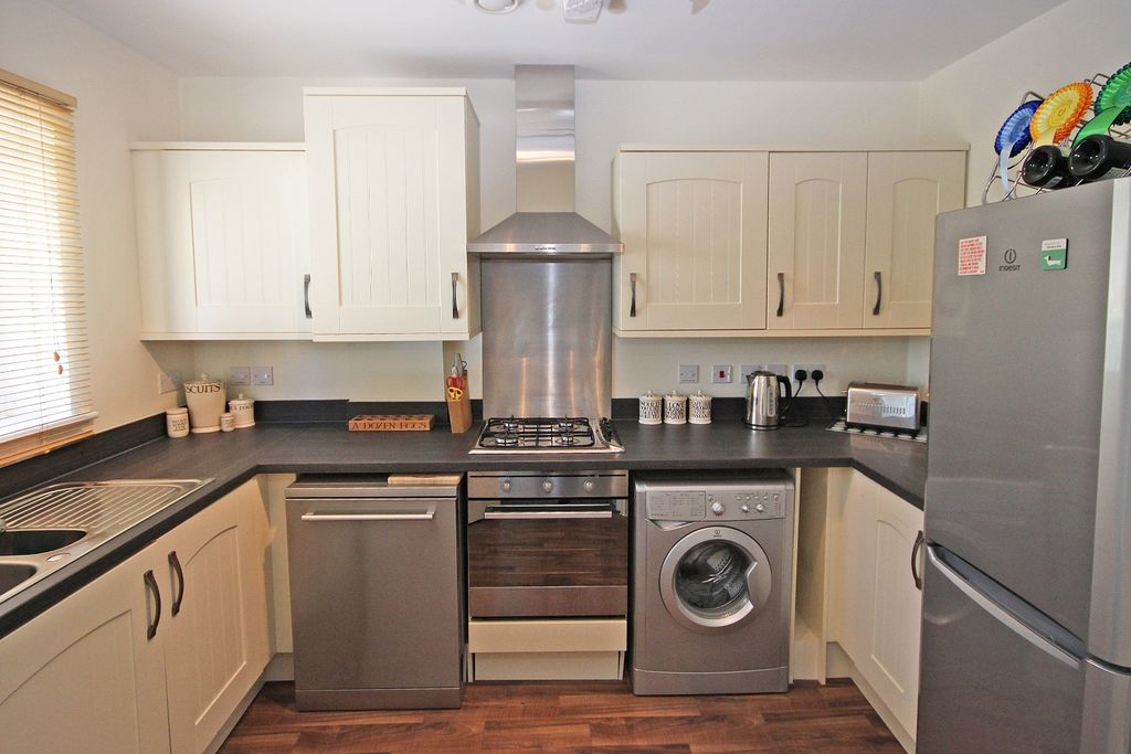 Property photo 3 of 10 4466844