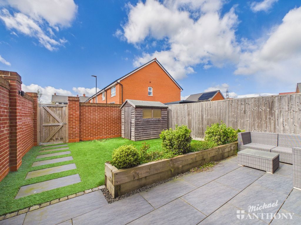 Property photo 3 of 14 Cam03218G0-Pr0960-Still011