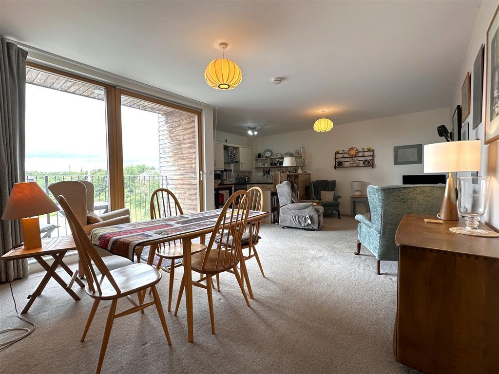 Property photo 2 of 19 Generous Living Space 188