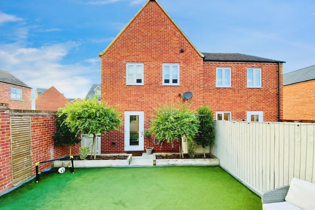 Property photo 2 of 26