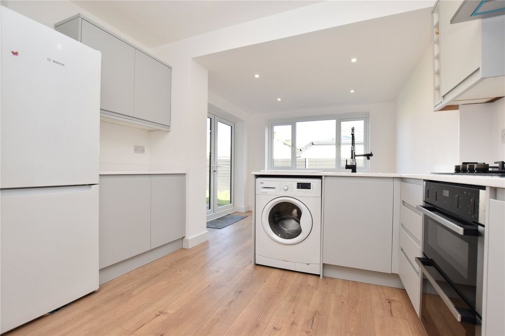 Property photo 2 of 20 Picture No. 14