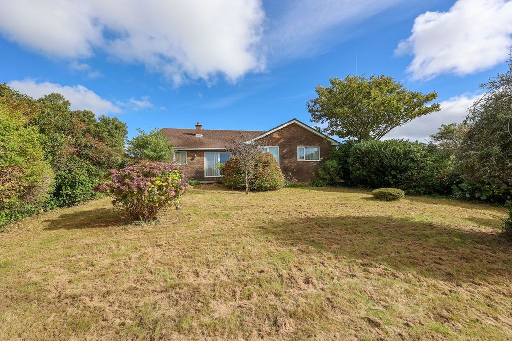 Property photo 2 of 25