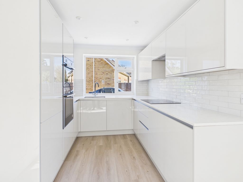 Property photo 2 of 16 Kitchen