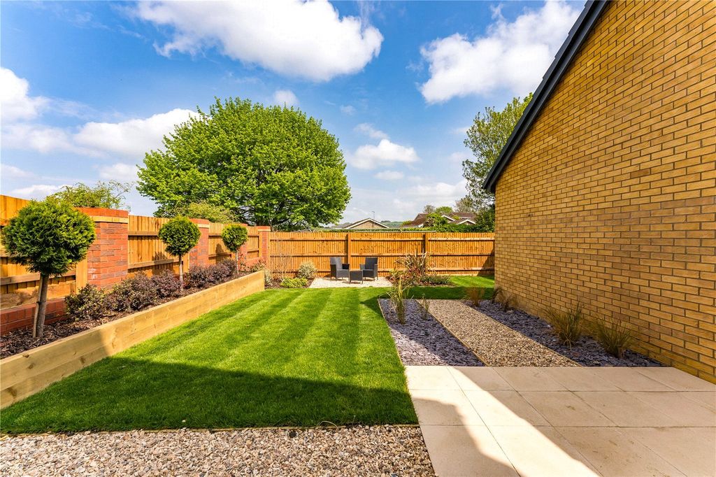 Property photo 3 of 30 Garden