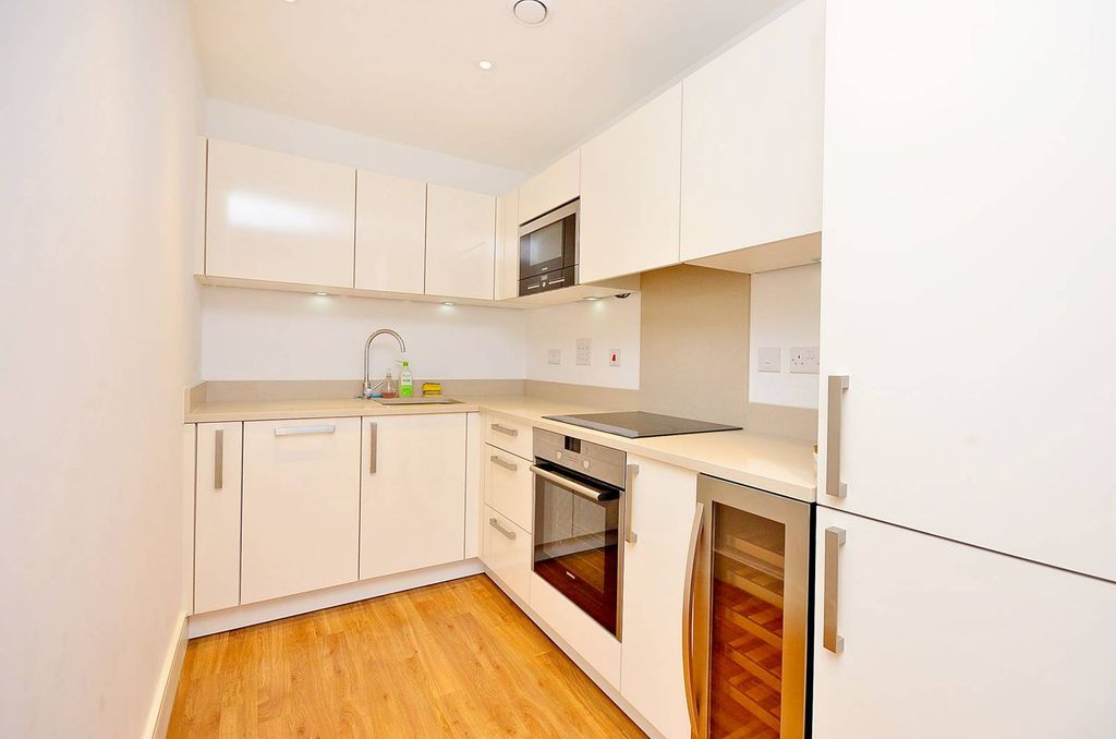 Property photo 2 of 8