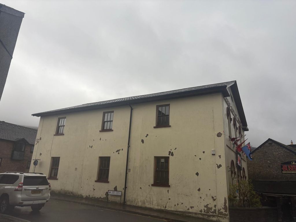 Property photo 3 of 4