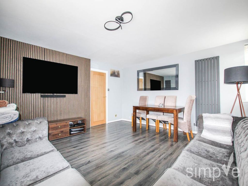 Property photo 1 of 12 Img_8378