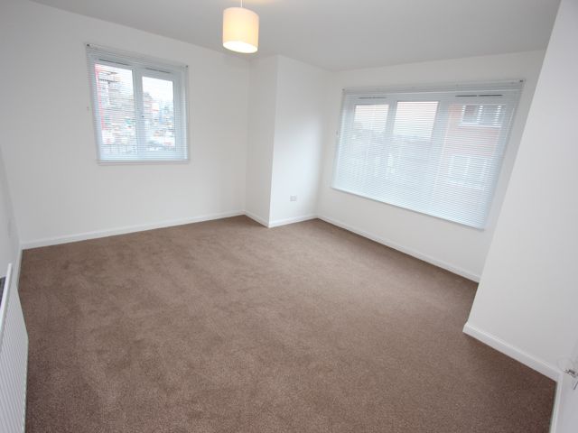 Property photo 3 of 10 Lounge