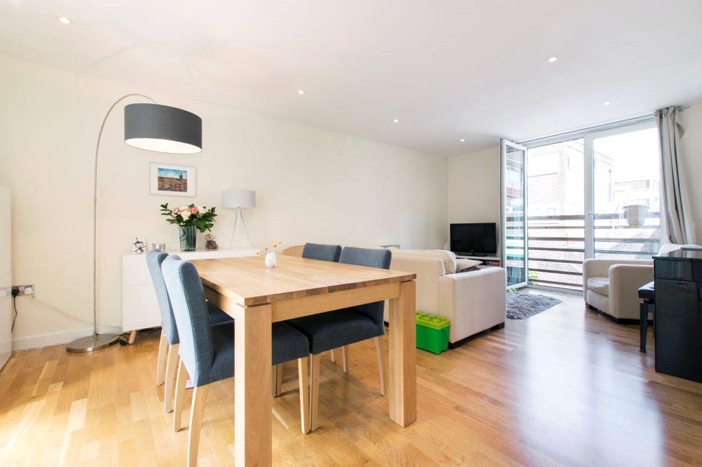 Property photo 1 of 8 Reception Room