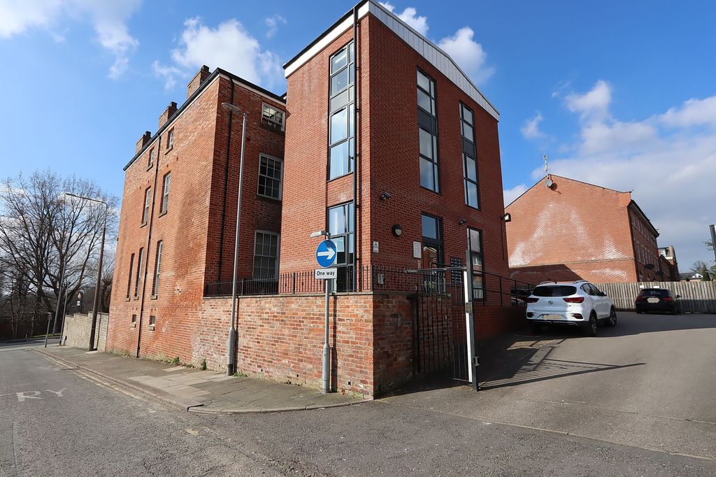 Property photo 2 of 10