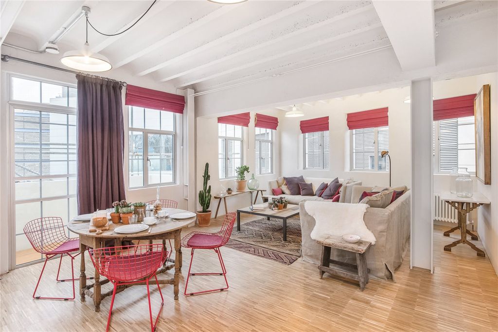 Property photo 2 of 6 Dining Area