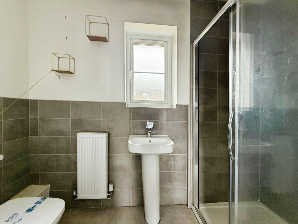 Property photo 3 of 16 8Eeeeb07--4562-9E79-24C94Beea870-21135-00000694066