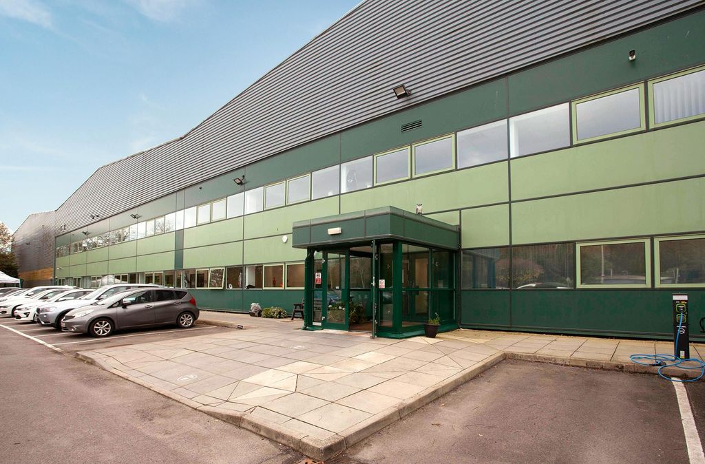 Property photo 3 of 10 10 Viscount Road_2017 Retouched.Jpg