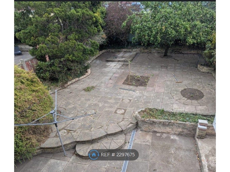 Property photo 3 of 6