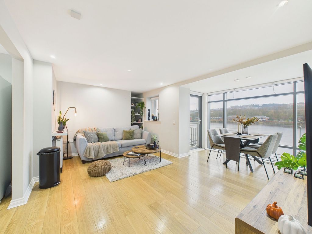 Property photo 1 of 13 Lounge/Diner