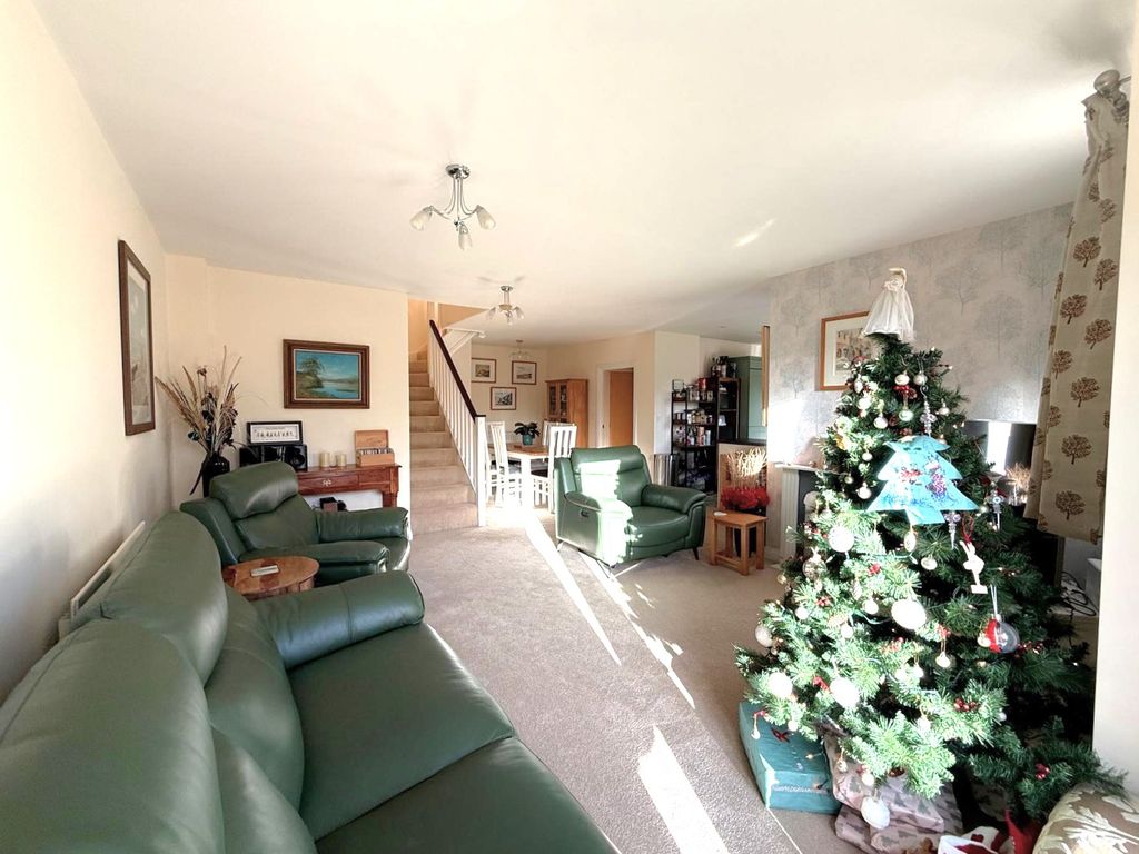 Property photo 3 of 19 Lounge Diner