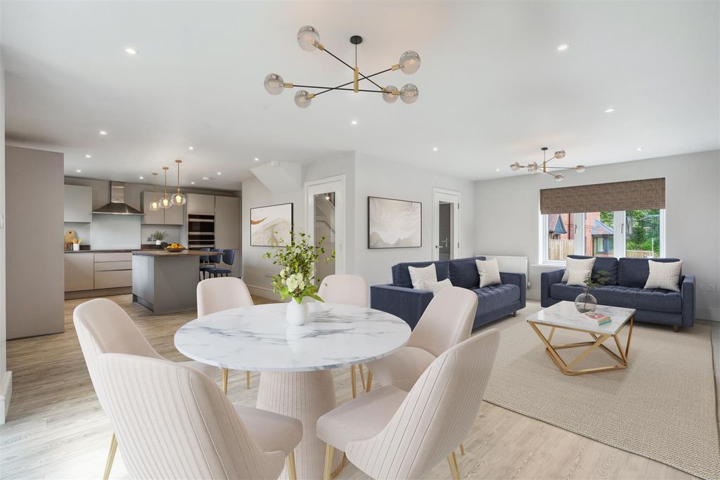 Property photo 3 of 12 4 Hawthorn Close6.Jpg