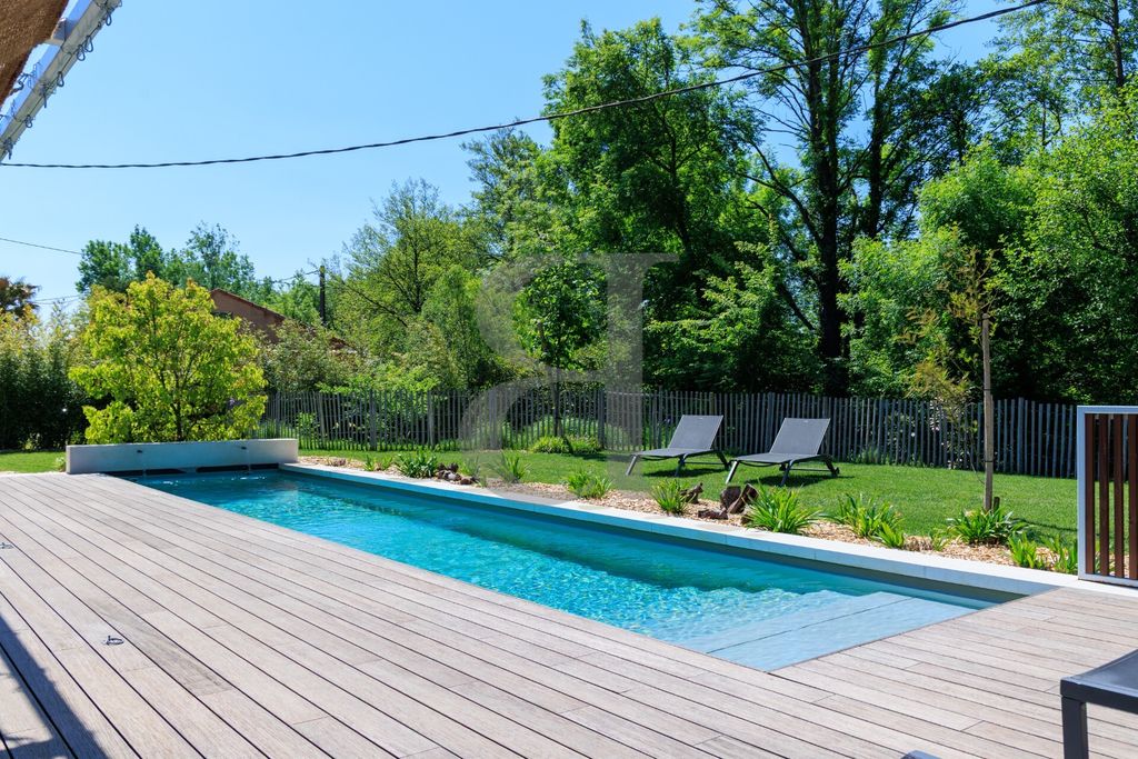 Property photo 2 of 30