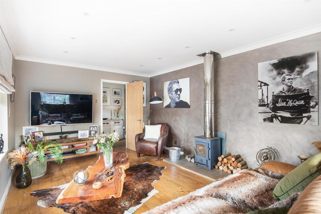 Property photo 2 of 19 9O2A9674-Hdr.Jpg