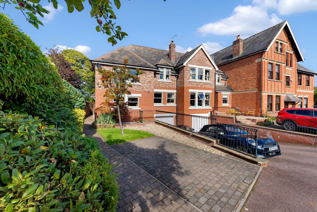 Property photo 1 of 40