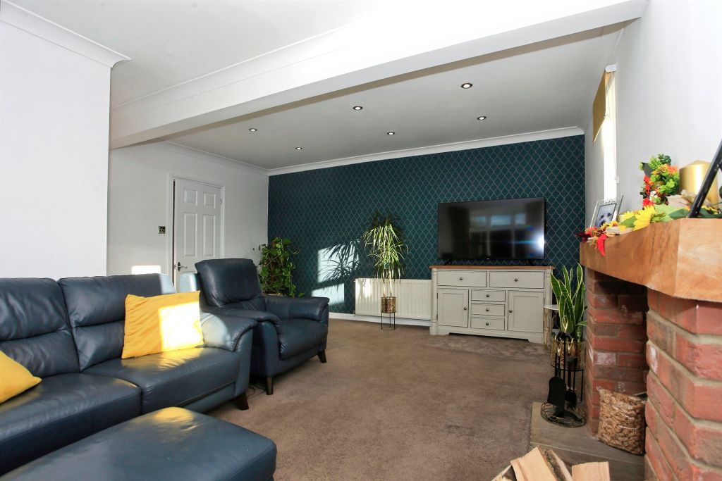 Property photo 2 of 28