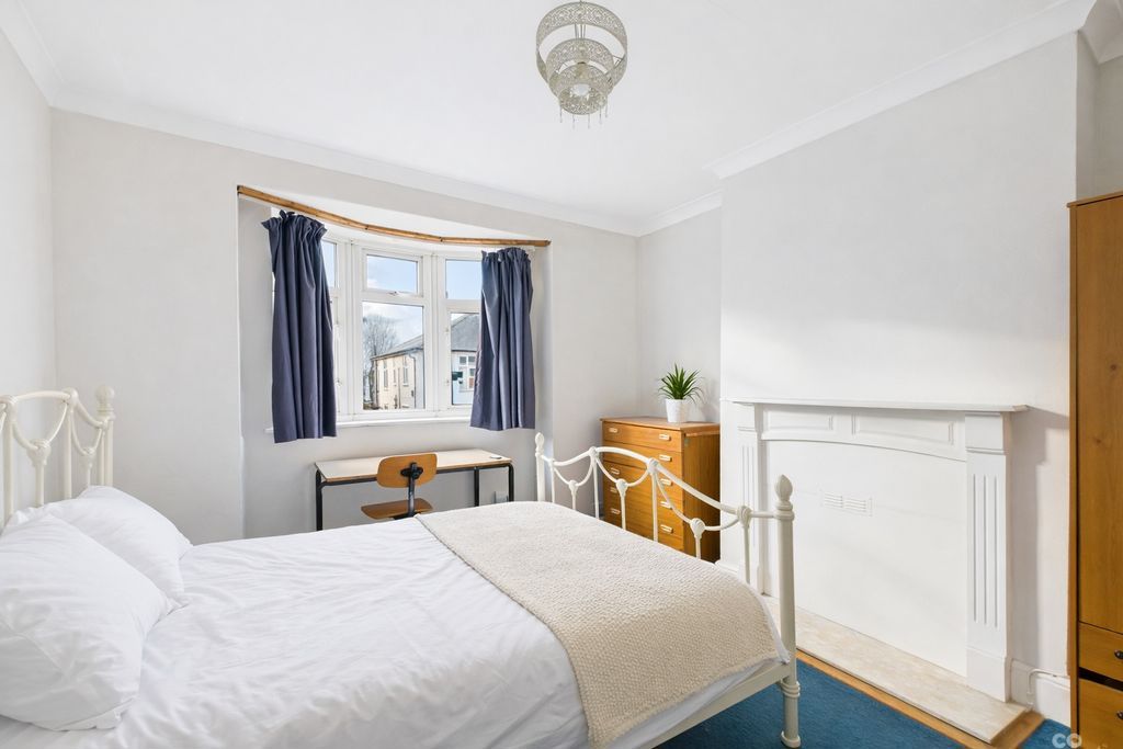 Property photo 1 of 9 Photo 12