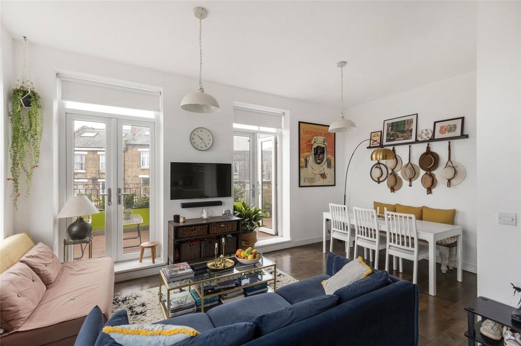 Property photo 2 of 27 Reception