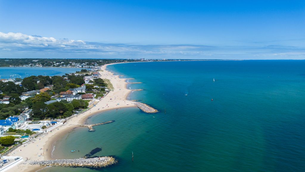 Property photo 1 of 22 Poole Bay