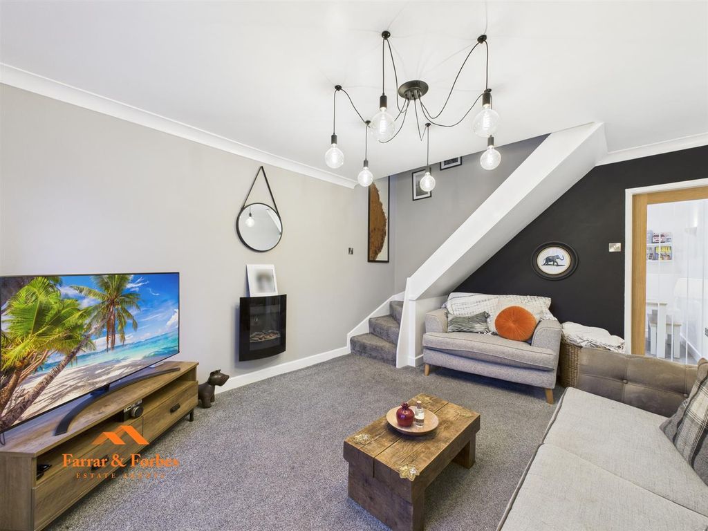 Property photo 3 of 25 Cam03956G0-Pr0196-Still008.Jpg