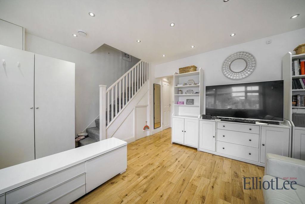 Property photo 2 of 19