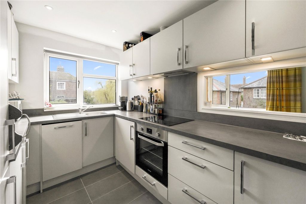 Property photo 3 of 9 Kitchen