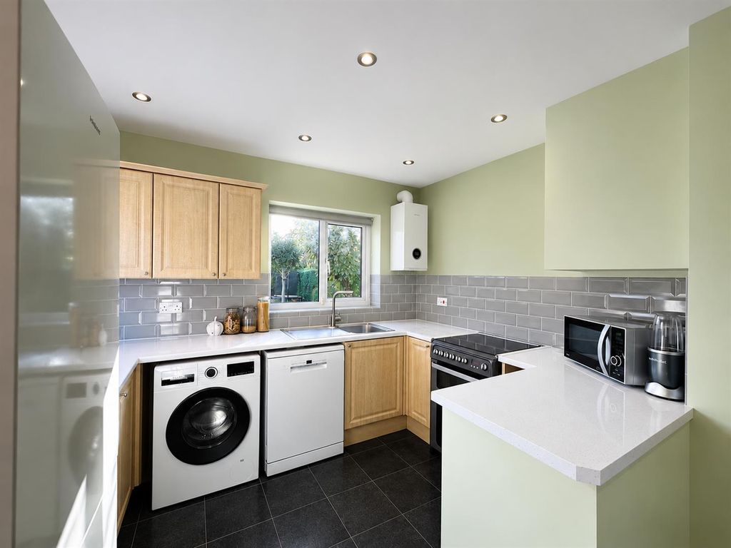 Property photo 2 of 14 Kitchen