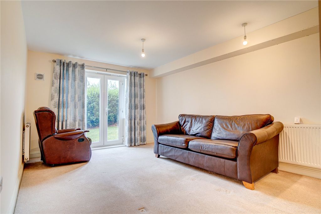 Property photo 3 of 8 Picture No. 05
