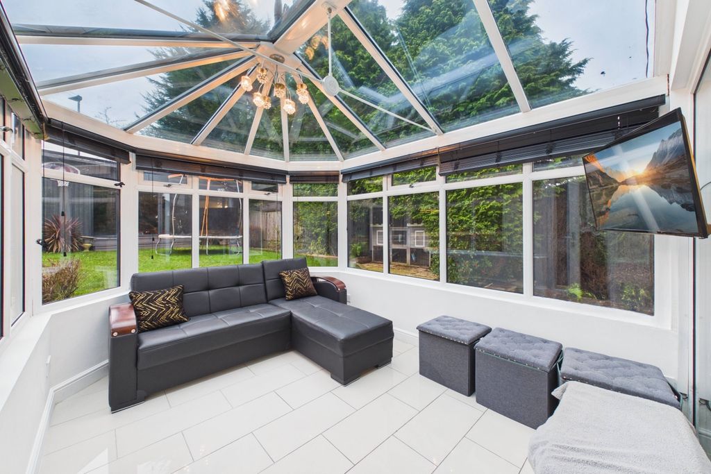 Property photo 2 of 39 Conservatory