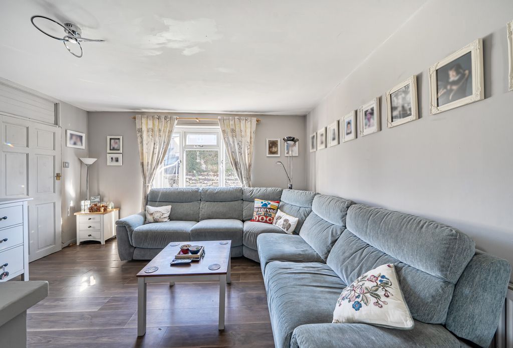 Property photo 2 of 11 1421969-14-69A5A3...