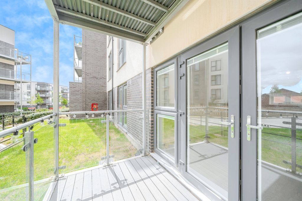 Property photo 2 of 17