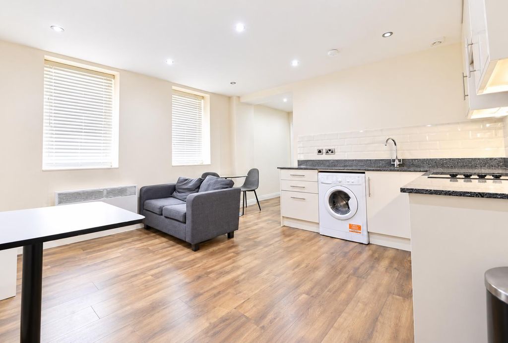 Property photo 1 of 5 Bright Open-Plan Kitchen And Living Area...