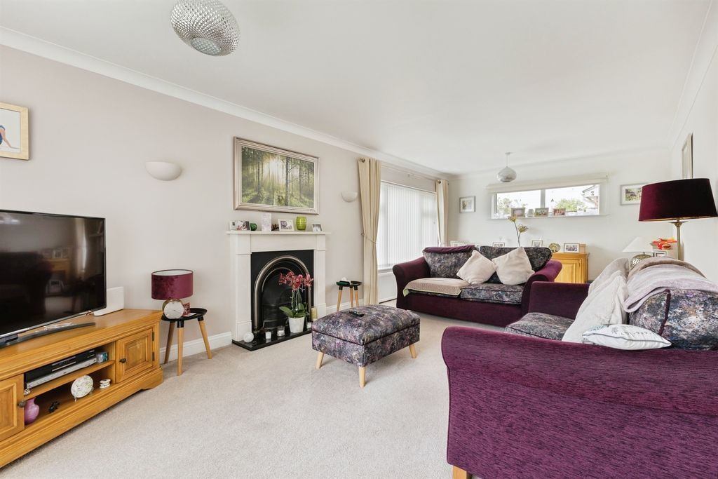 Property photo 3 of 19