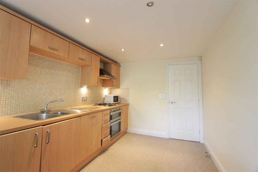 Property photo 2 of 15 2. Kitchen (1).Jpg